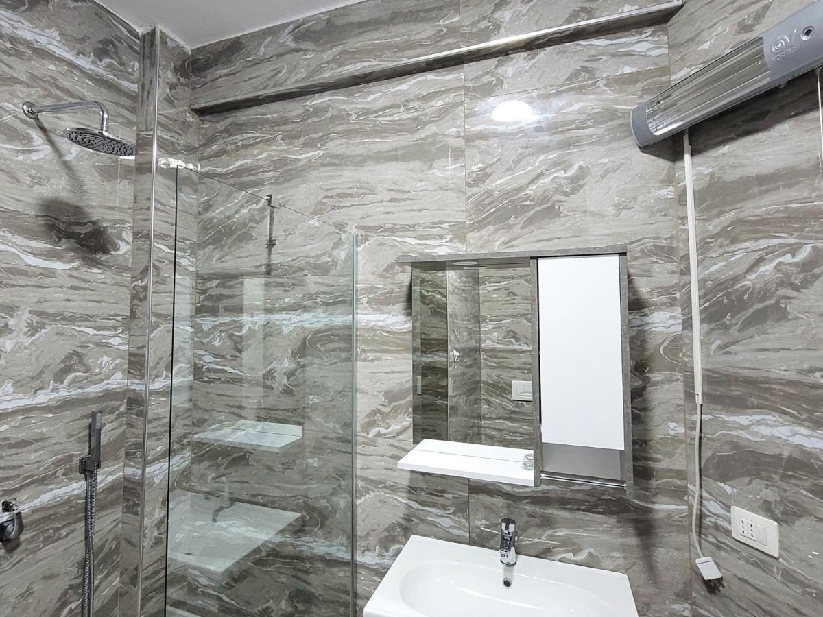 One-Bedroom Gem By The Square Tirana Exteriör bild