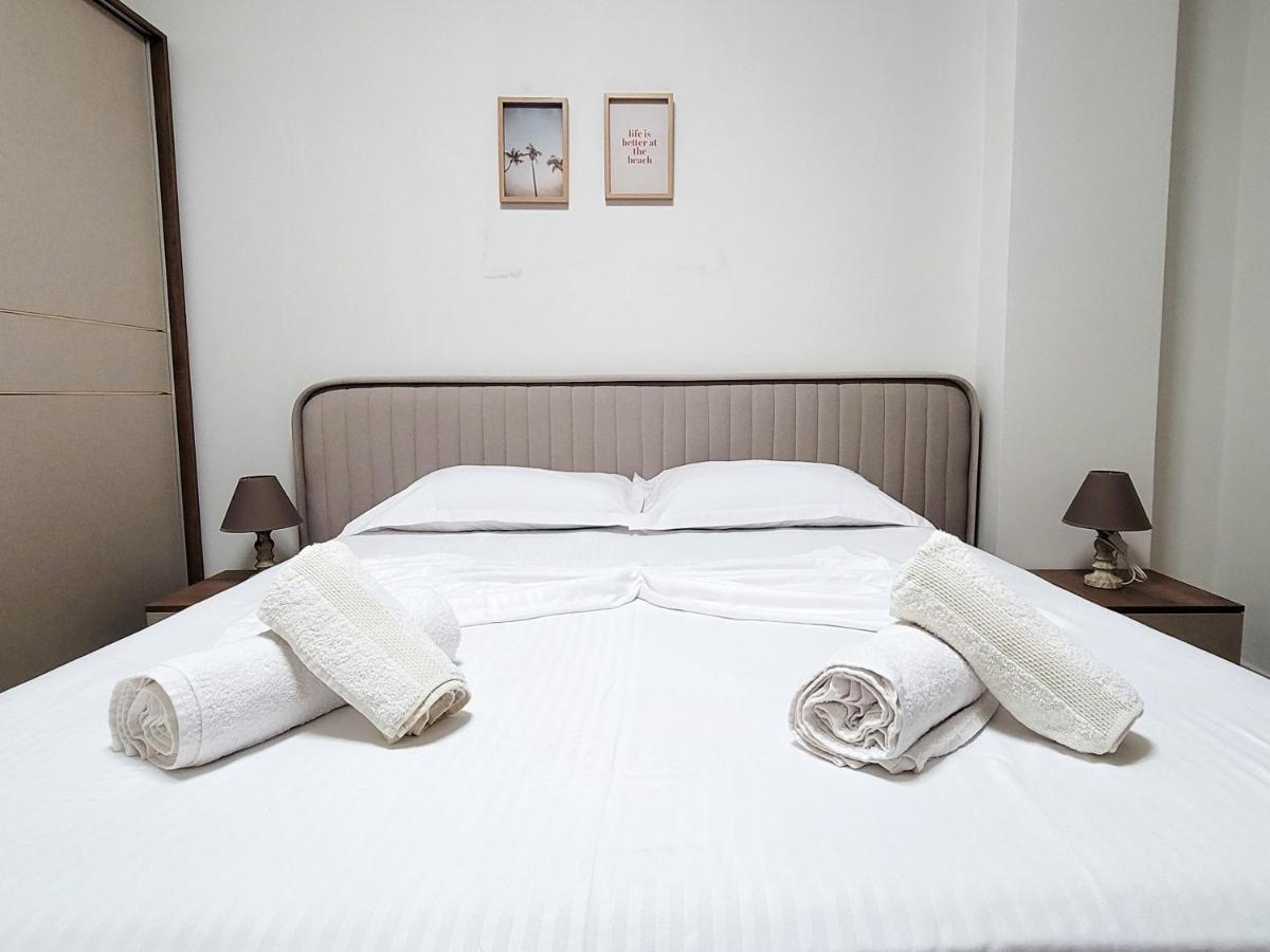 One-Bedroom Gem By The Square Tirana Exteriör bild
