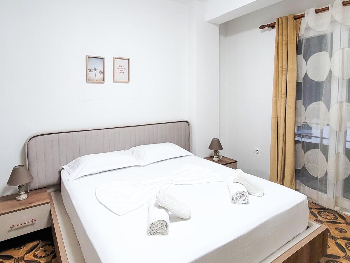 One-Bedroom Gem By The Square Tirana Exteriör bild