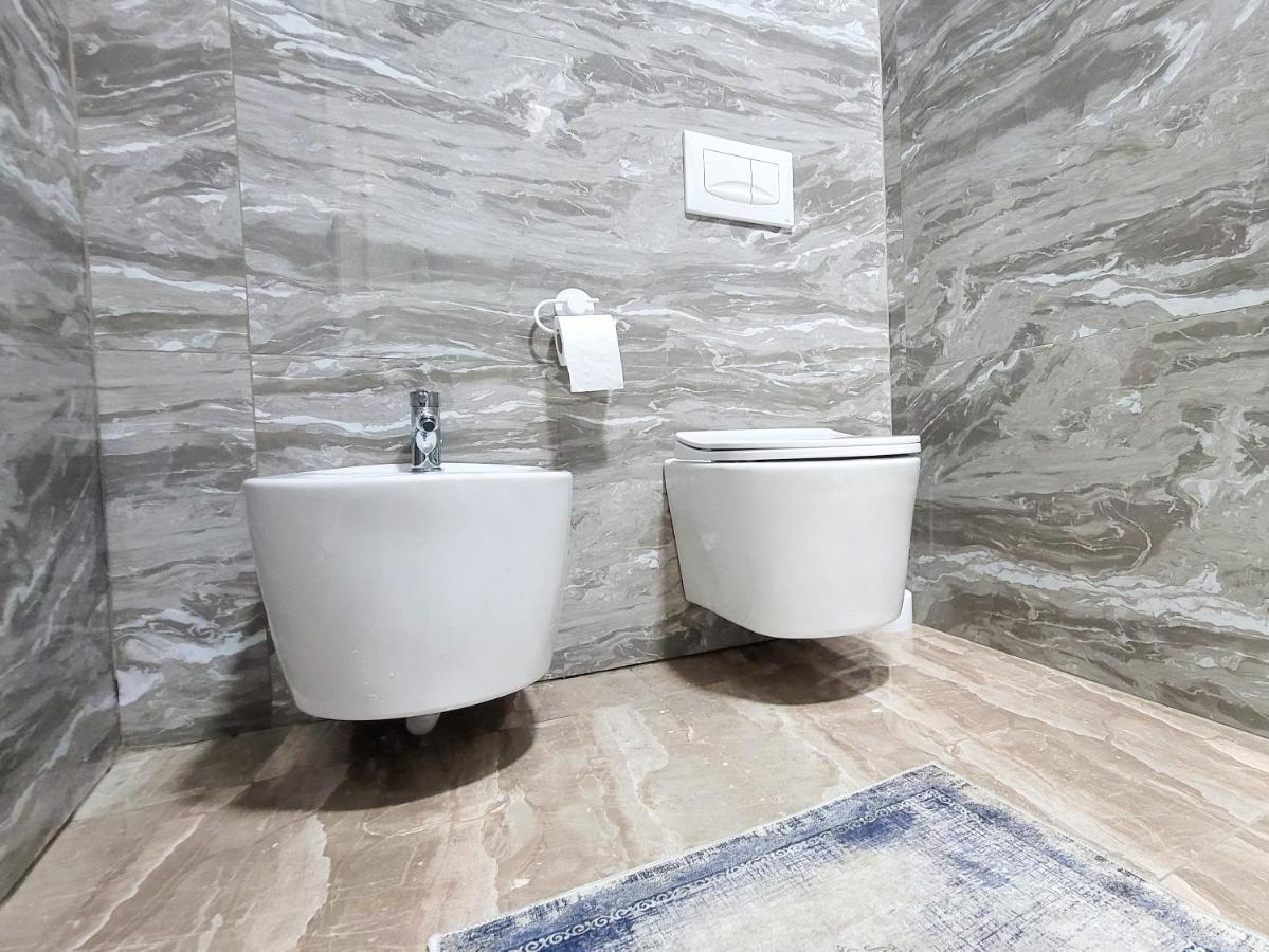 One-Bedroom Gem By The Square Tirana Exteriör bild